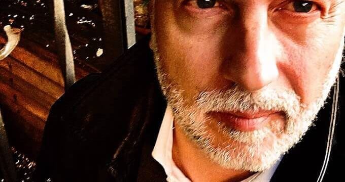 Lo scrittore Simone Cozzi