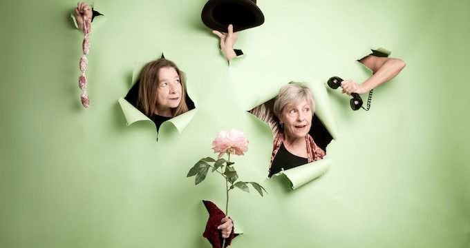 Elena Callegari e Corinna Agustoni in "Cabaret Ceronetti"