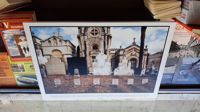 Una foto della mostra "Corpi migranti" di Max Hirzel alla Libreria Galla di Vicenza