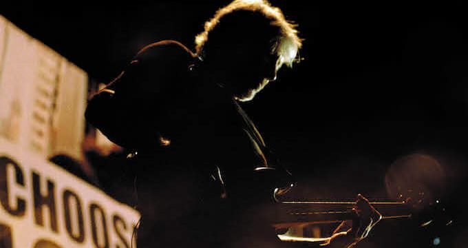 Il poster del film "Us + Them" di Roger Waters