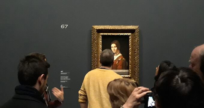 Visitatori della mostra di Leonardo da Vinci al Louvre