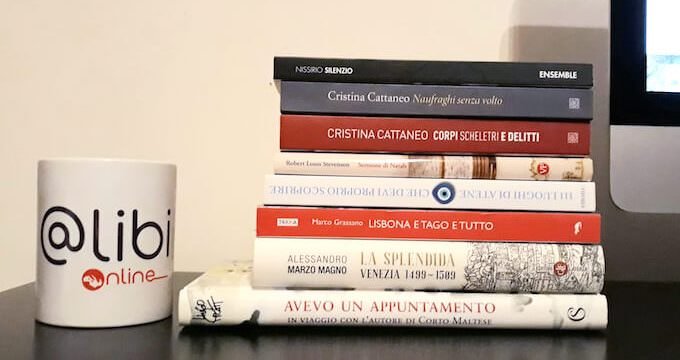 I libri sulla scrivania di ALIBI Online