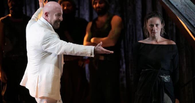 Sebastiano Lo Monaco e Barbara Moselli in "Antigone", foto di Antonio Parrinello