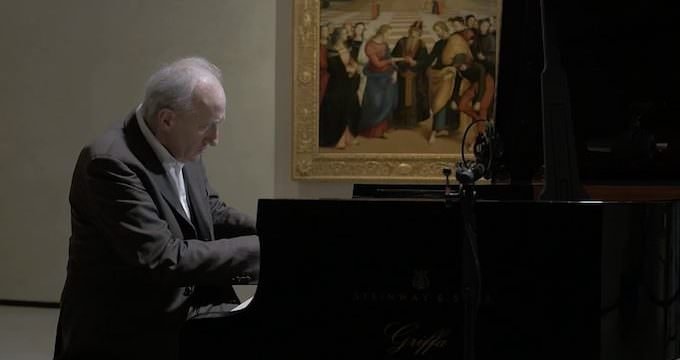 Clive Britton suona lo "Sposalizio" di Liszt davanti allo "Sposalizio della Vergine" di Raffaello
