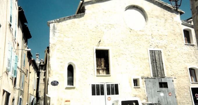 Apt: una chiesa trasformata in garage