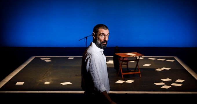 Fabrizio Gifuni in "Con il vostro irridente silenzio"