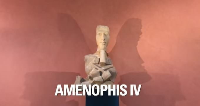 Statua di Amenofi IV (Louvre)