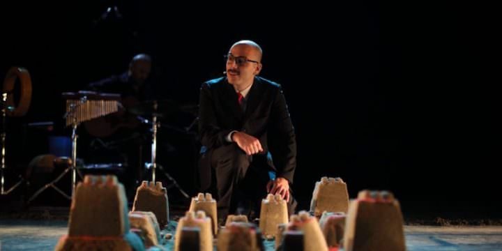 Antonio Piccolo in "Troia City, la verità sul caso Aléxandros" (foto di Gennaro Manzo)