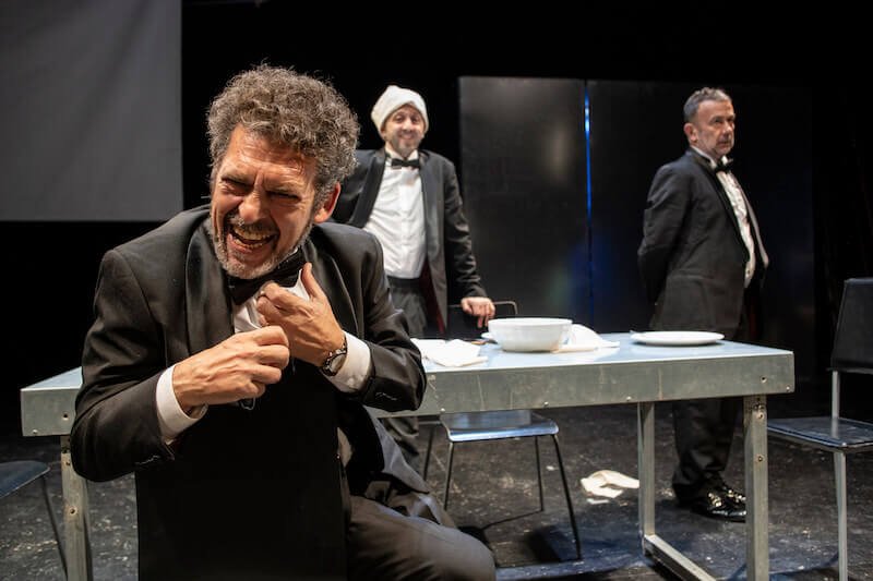 "La grande abbuffata" di Francesco Maria Asselta e Michele Sinisi (foto di Luca Del Pia)