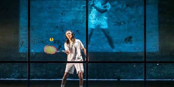 Paolo Valerio nello spettacolo "Il muro trasparente"