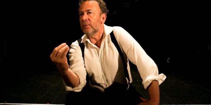 Stefano Braschi legge la "Storia della Colonna infame" (foto di Sonia Santagostino)