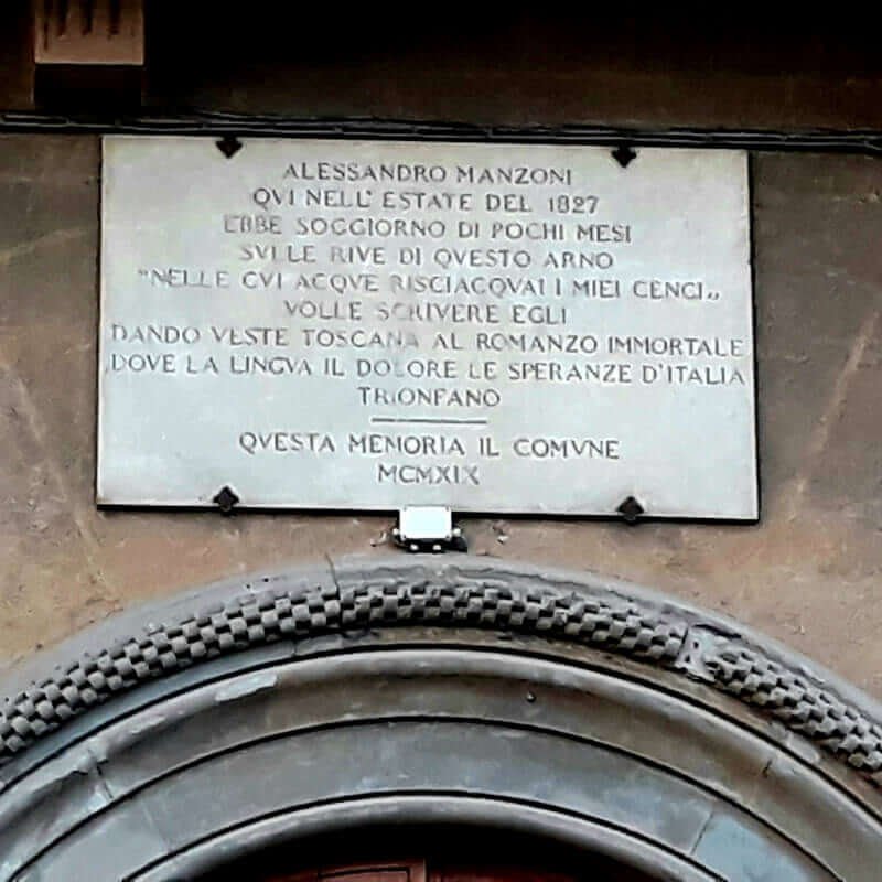 Targa commemorativa del soggiorno a Firenze di Alessandro Manzoni, sul Lungarno