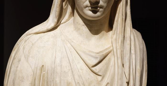 Statua di Augusto. Mostra “L’Empereur romain, un mortel parmi les dieux” al Musée de la Romanité di Nîmes - Foto: © Stéphane Ramillon