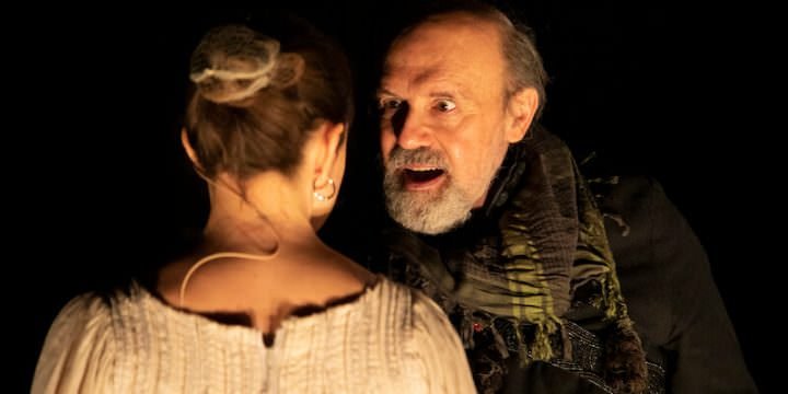 Elio De Capitani e Giulia Viana in "Moby Dick alla prova" (foto di Marcella Foccardi)