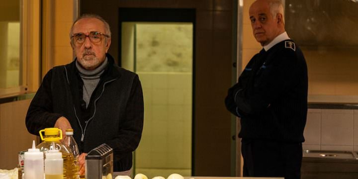 Silvio Orlando e Toni Servillo in "Ariaferma" di Leonardo Di Costanzo