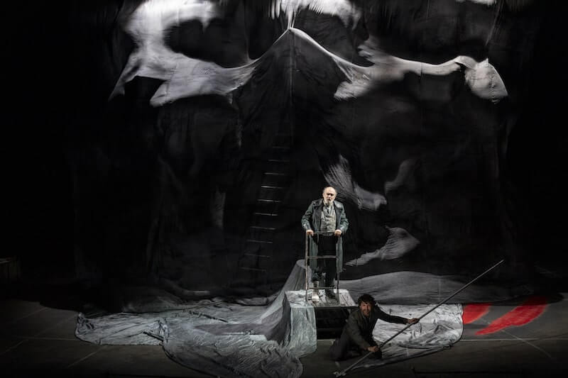 Elio De Capitani e Angelo Di Genio in "Moby Dick alla prova". Foto di Marcella Foccardi
