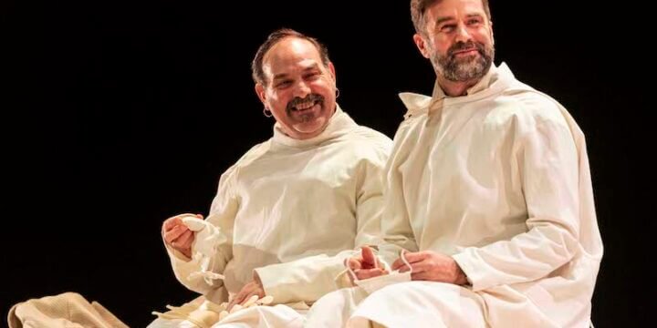 Una scena dello spettacolo "La peste" di Albert Camus, diretto da Serena Sinigaglia. Foto di Serena Serrani