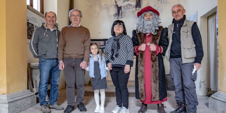 Da sinistra: Imerio Raffaini, Fiorenzo Mandelli, la piccola Linda, Valda Dossi, Rino Tinelli nel ruolo di Leonardo e Giovanni Gargantini.