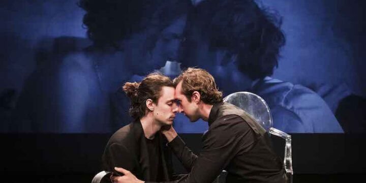 Fabrizio Calfapietra ed Emanuele Righi in "Edoardo II" di Christopher Marlowe (foto di Stefano Sgarella)