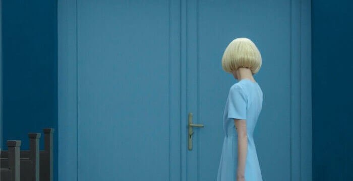 Sophie Mackintosh, Biglietto blu, Einaudi