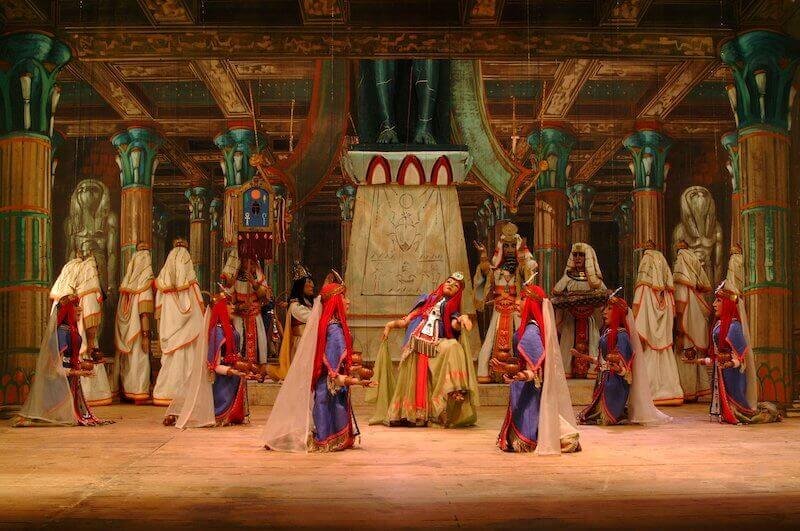 "Aida": tempio di Fhta. Compagnia Marionettistica Carlo Colla & Figli