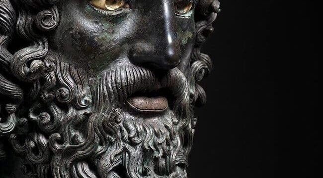 Una foto di Luigi Spina da "Bronzi di Riace" edito da 5 Contents Editions