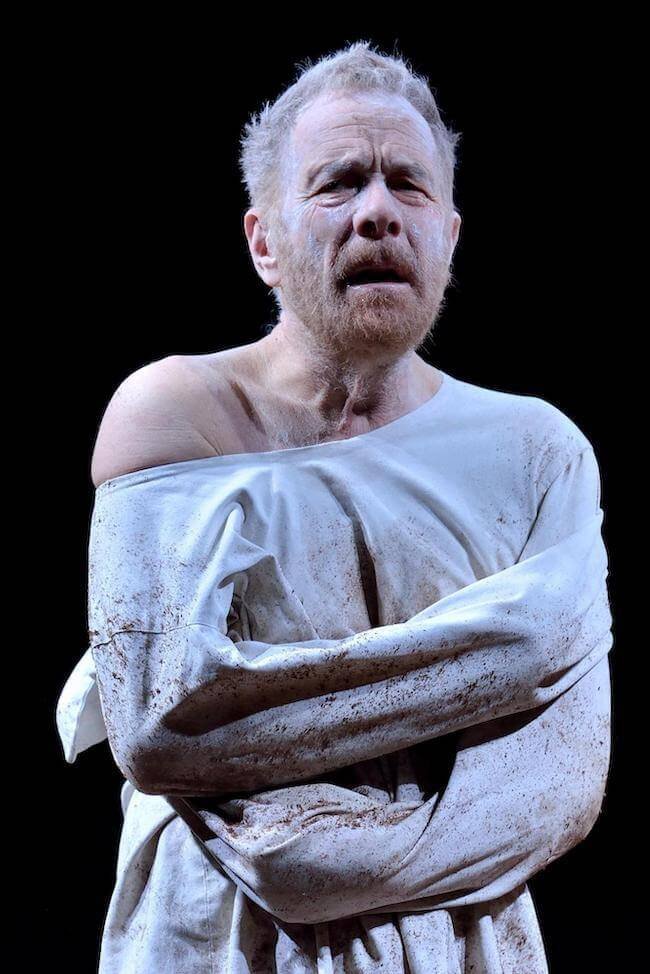 Gabriele Lavia in "Sogno di un uomo ridicolo". Foto di Filippo Manzini