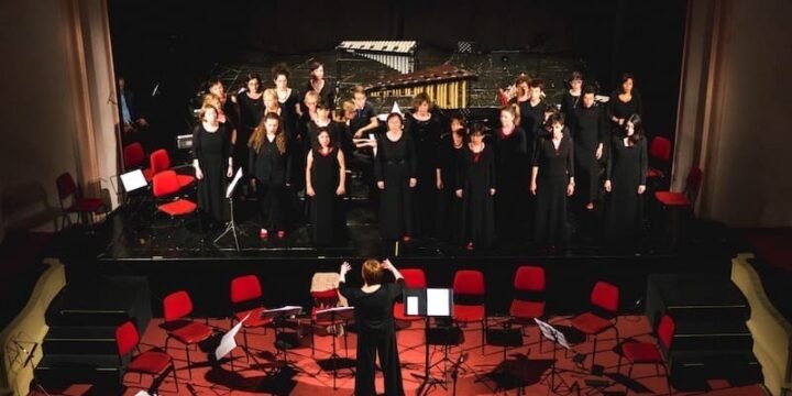 Il coro "In Canto" diretto da Antonella Gianese