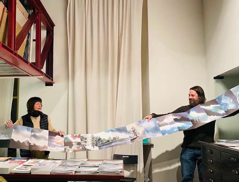 Cristina Taverna e Nicola Magrin alla presentazione del libro “Ancora poche lune, la risposta di Capo Seattle” alla Galleria Nuages di Milano