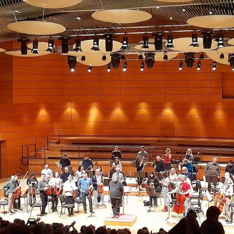 Carlo Boccadoro con l'Orchestra I Pomeriggi Musicali di Milano (16 febbraio 2023). Foto di Saul Stucchi
