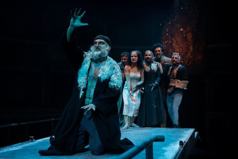 Mimmo Borrelli nello spettacolo "La cupa. Fabbula di un omo che divinne un albero"