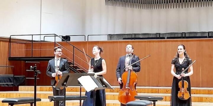 Il Quartetto Adorno al termine del concerto al Conservatorio di Milano, il 19 aprile 2023. Foto di Saul Stucchi per ALIBI Online
