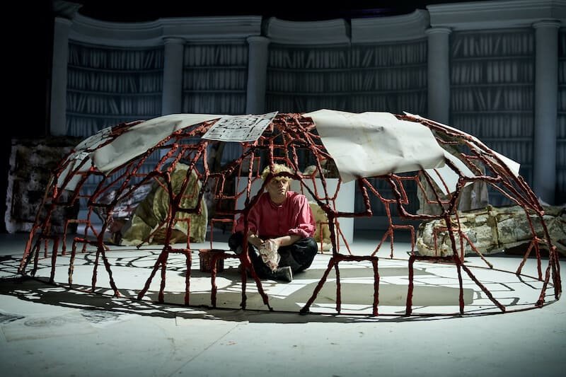 Jacopo Olmo Antinori interpreta Borromini nel docufilm "Borromini e Bernini. Sfida alla perfezione" diretto da Giovanni Troilo