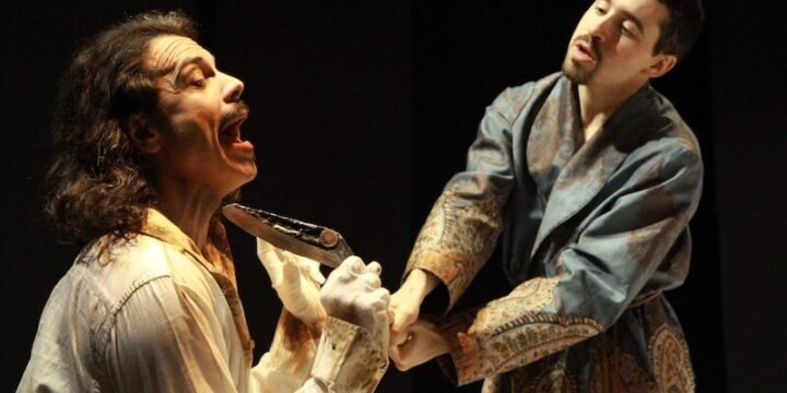 Mino Manni e Alberto Oliva nello spettacolo "Ivan e il diavolo" tratto da "I fratelli Karamazov" di Dostoevskij