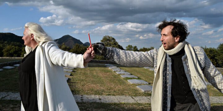 Una scena dello spettacolo "La montagna incantata" (seconda parte) di Archivio Zeta. Foto di Franco Guardascione