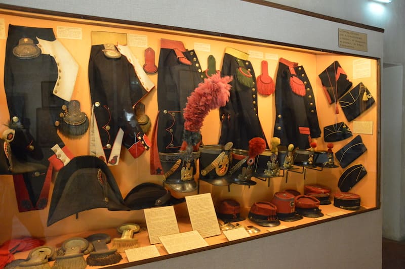 Uniformi militari nel Castello dell'Empéri a Salon de Provence