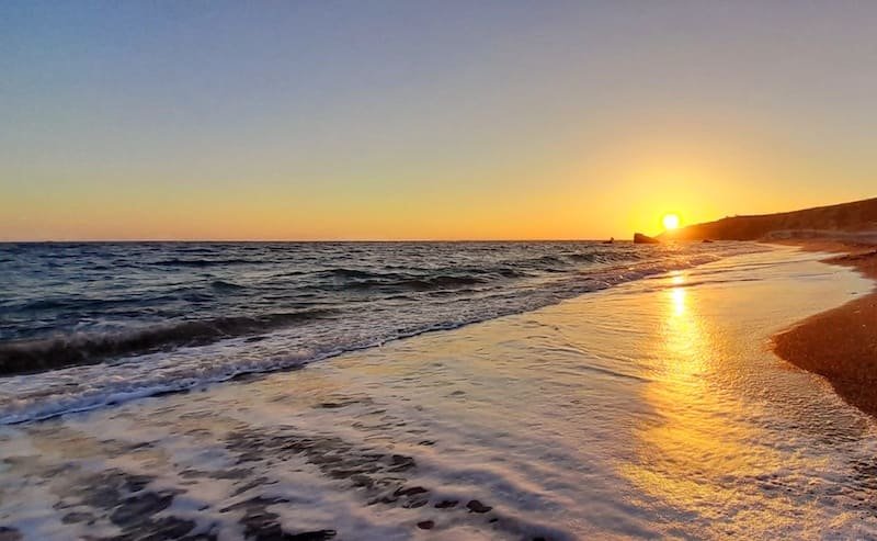 Tramonto in spiaggia a Cipro. Foto di Saul Stucchi per ALIBI Online
