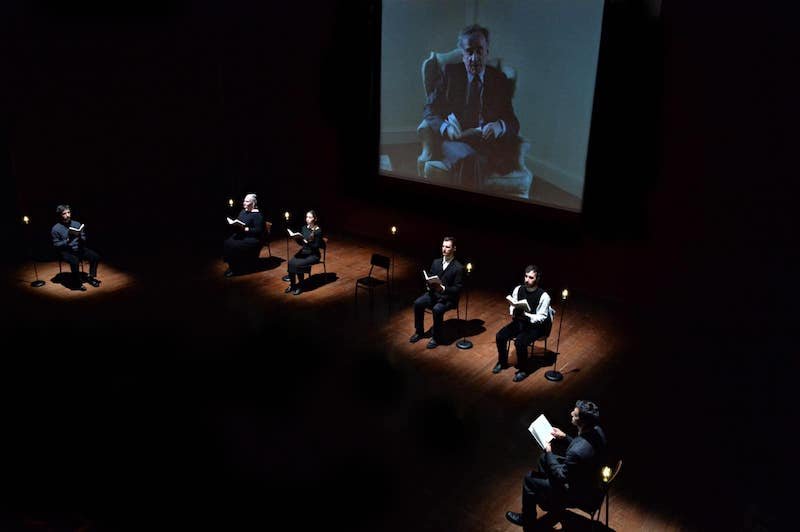 Un momento dello spettacolo "La notte" di Elie Wiesel della compagnia Archivio Zeta