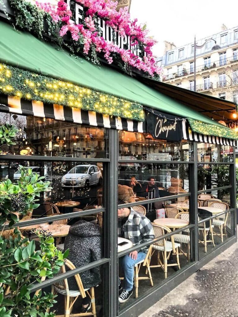 Un bistrot nel Quinto Arrondissement di Parigi. Foto di Simone Cozzi