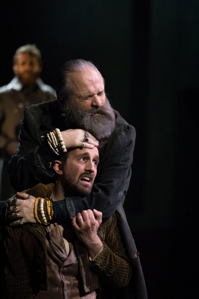 Massimo Popolizio e Luca Carbone ne "L'albergo dei poveri". Foto di Claudia Pajewski