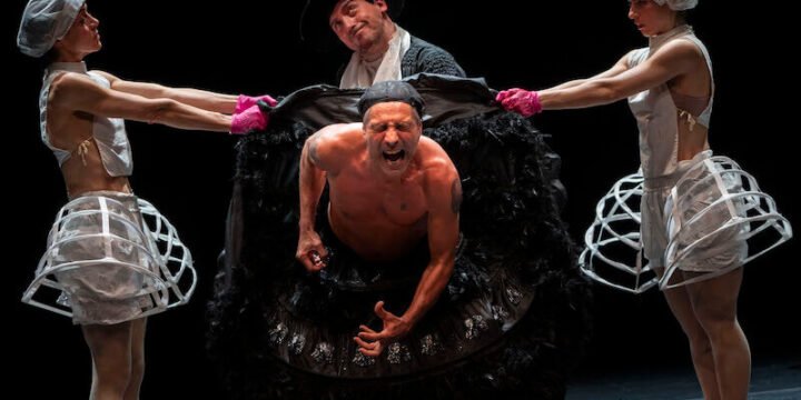 Un momento dello spettacolo "Re Chicchinella" di Emma Dante. Foto di Masiar Pasquali