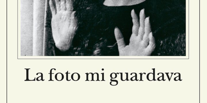 Katja Petrowskaja, La foto mi guardava, Adelphi