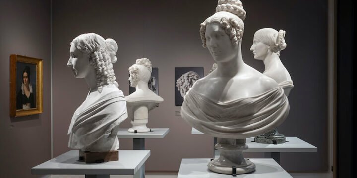 Un'immagine della mostra "Il volto e l'allegoria. Sculture di Lorenzo Bartolini" alla Fondazione Rovati di Milano. Foto di Daniele Portanome