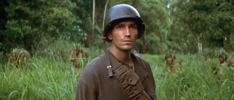 Uno screenshot del film "La sottile linea rossa" di Terrence Malick