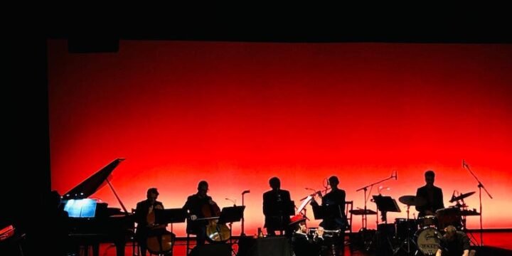 Un momento dello spettacolo "Flamenco Sketches of Spain" al Teatro Menotti di Milano