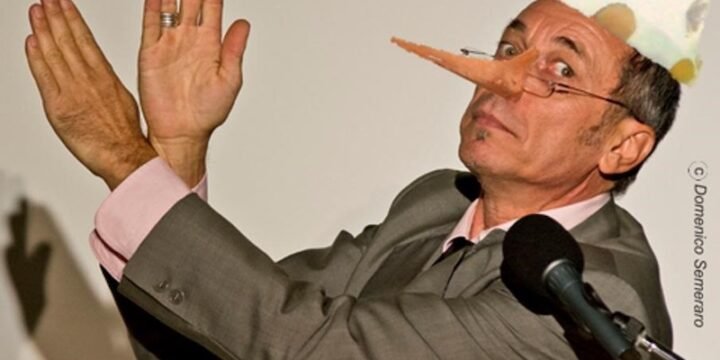 Antonello Cassinotti nello spettacolo "PINOCCHIO REadyME". Foto di Domenico Semeraro