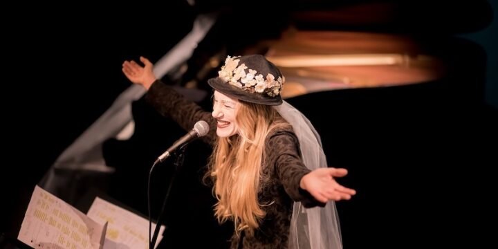 Viola Graziosi in "Offelia Suite"