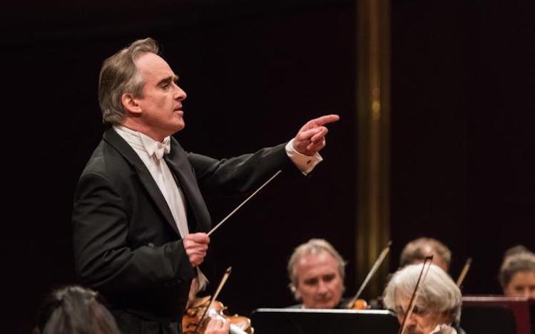 Il direttore d'orchestra James Conlon. Foto courtesy RAI Orchestra