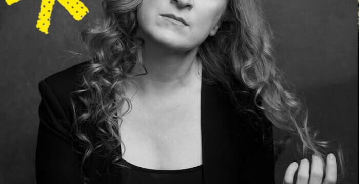 Federica Fracassi in una foto di Luigi De Palma. Grafica di Ilaria Demonti per "Lampi. Duetti culturali"