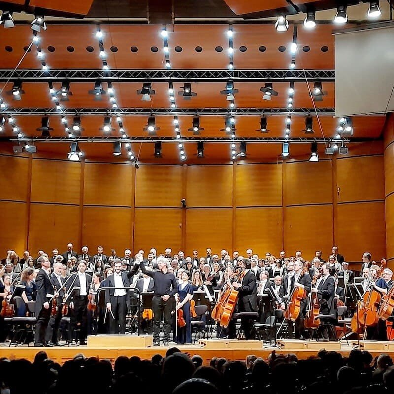 Applausi del pubblico al termine del concerto del 28 marzo 2025 all'Auditorium di Milano